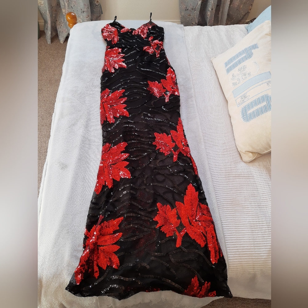 Mermaid-style sequin evening dress